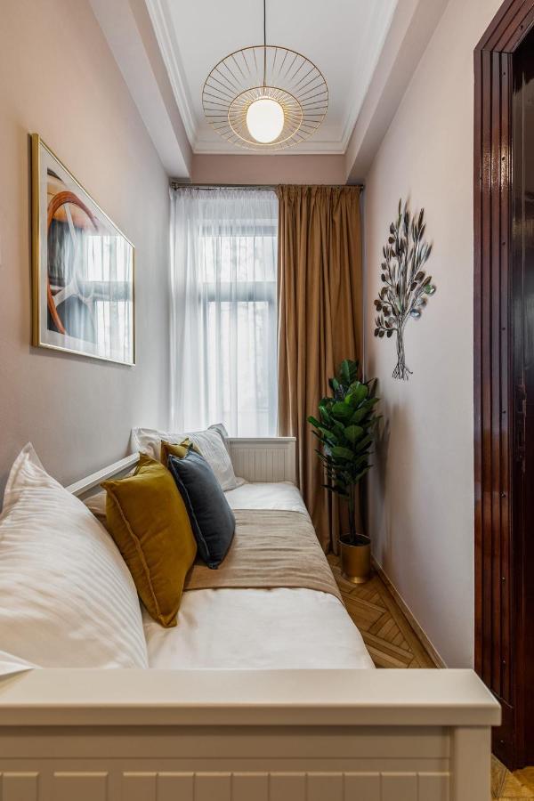 Holt - The Great Gatsby Villa Bukarest Exteriör bild