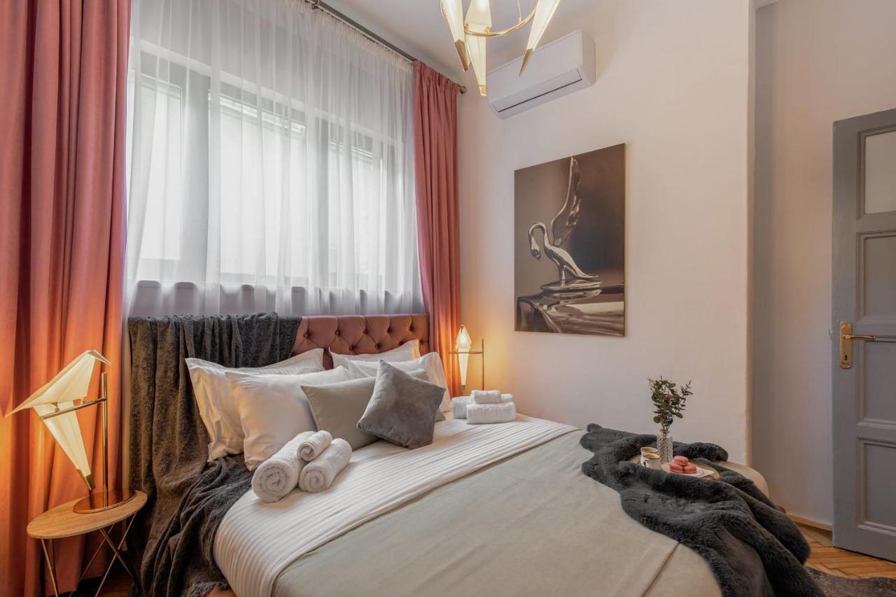 Holt - The Great Gatsby Villa Bukarest Exteriör bild