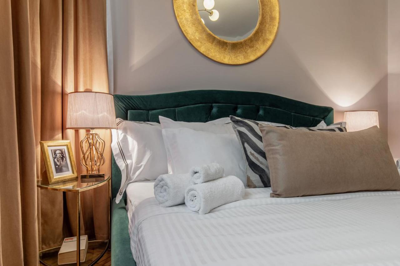 Holt - The Great Gatsby Villa Bukarest Exteriör bild