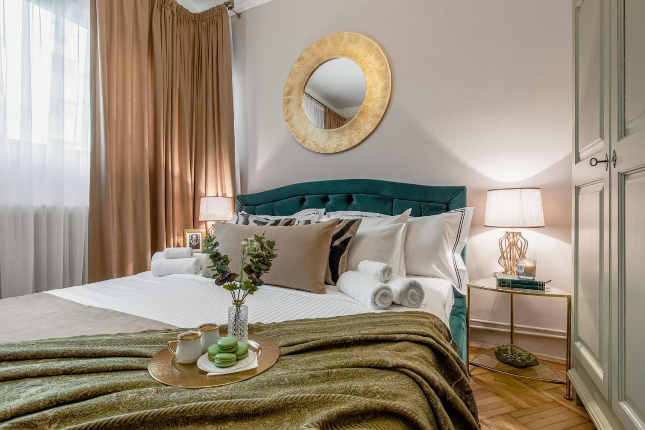 Holt - The Great Gatsby Villa Bukarest Exteriör bild